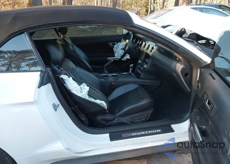 2022 Ford Mustang Ecoboost Premium z USA, uszkodzony, nr VIN 1FATP8UH2N5102861